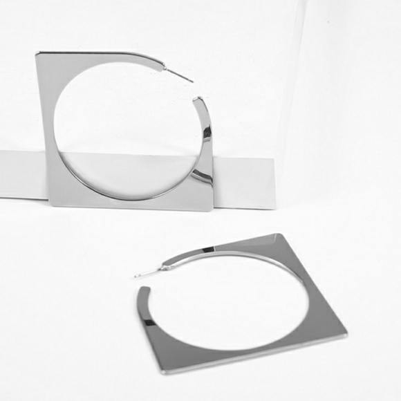 ✨ 2/$20 Silver Square Hoop Earrings - Picture 3 of 4